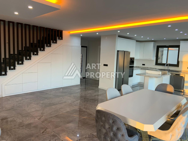 Роскошная вилла с собственным садом и видом на море в районе Каргыджак - Ракурс 22