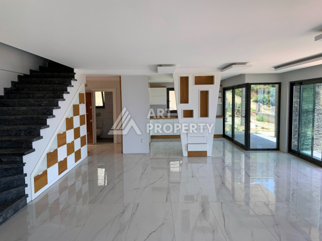 Роскошная вилла с собственным садом и видом на море в районе Каргыджак - Ракурс 24