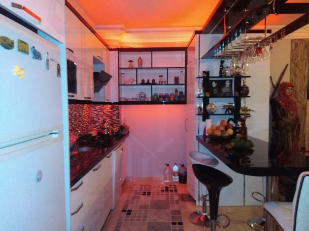 Трехкомнатная квартира в трёх минутах от моря в районе Оба, 110 м2 - Ракурс 14