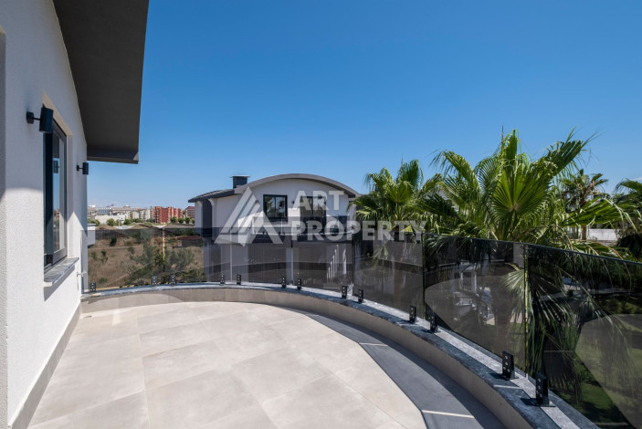 Шикарная вилла в 150 метрах от моря в районе Паяллар - Ракурс 5