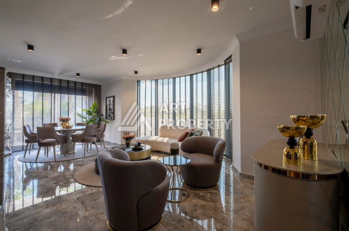 Шикарная вилла в 150 метрах от моря в районе Паяллар - Ракурс 10