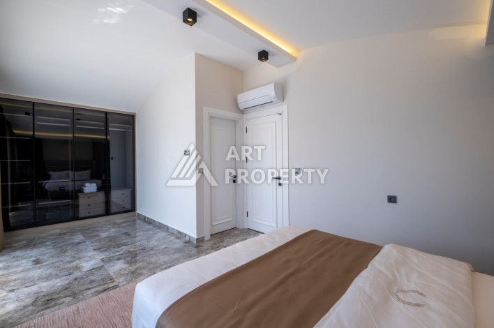 Шикарная вилла в 150 метрах от моря в районе Паяллар - Ракурс 31