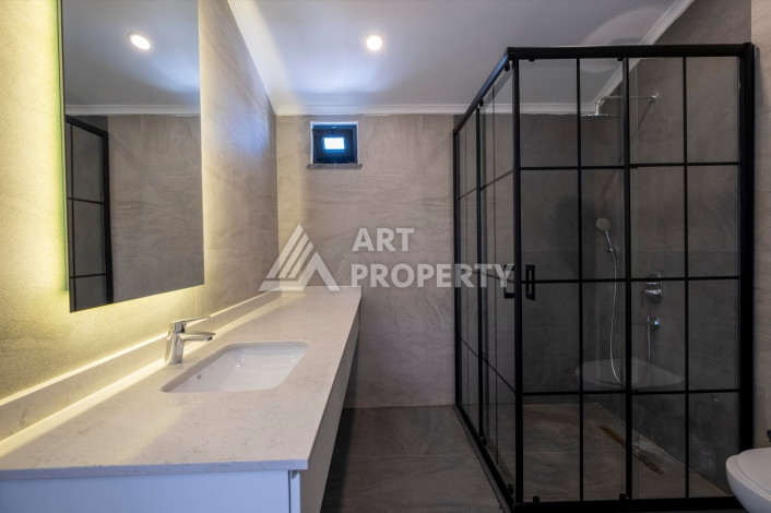 Шикарная вилла в 150 метрах от моря в районе Паяллар - Ракурс 37