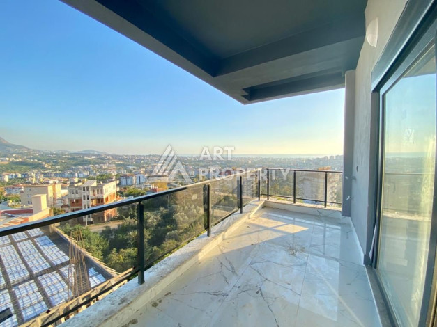 Квартира с панорамными окнами и видом на город и море в районе Оба планировки 3+1, 150м2 - Ракурс 3