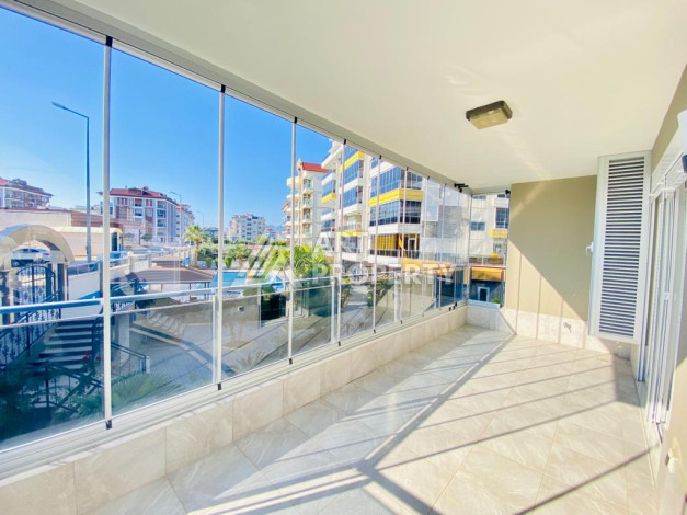 Двухуровневая квартира в 100 метрах от моря в районе Кестель планировки 4+1 - Ракурс 5