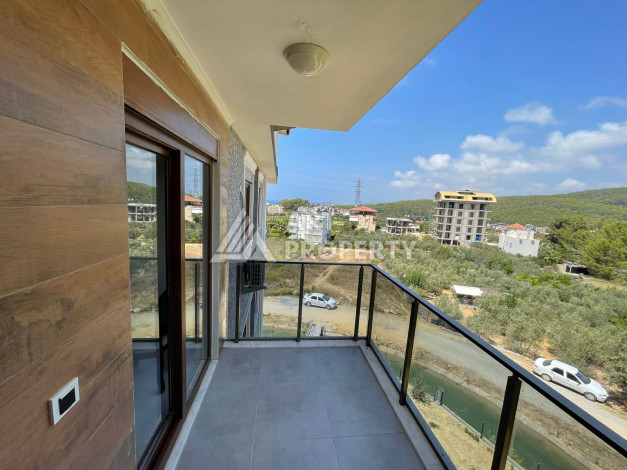 Дуплекс в уютном жилом комплексе планировки 4+1 в районе Авсаллар, 180м2 - Ракурс 2