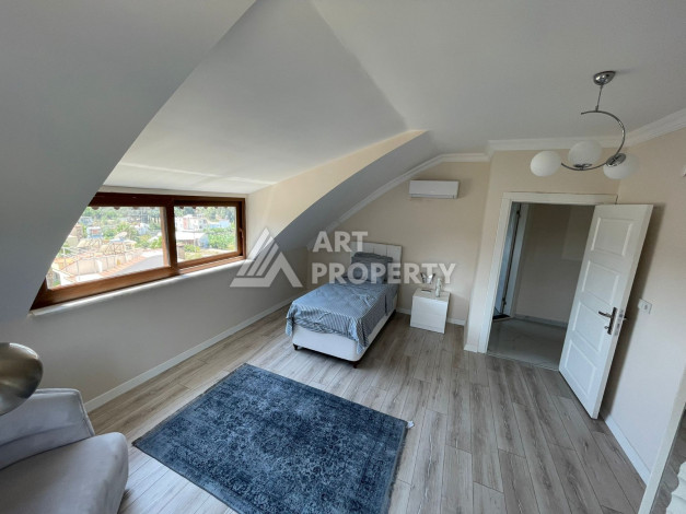 Дуплекс в уютном жилом комплексе планировки 4+1 в районе Авсаллар, 180м2 - Ракурс 8