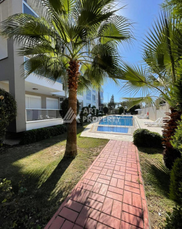 Квартира 1+1, 65м2, всего в 50 метрах от моря, в районе Кестель. - Ракурс 3