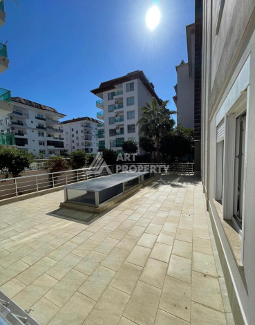 Квартира 1+1, 65м2, всего в 50 метрах от моря, в районе Кестель. - Ракурс 9