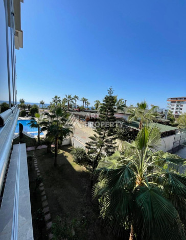 Квартира 1+1, 65м2, всего в 50 метрах от моря, в районе Кестель. - Ракурс 12