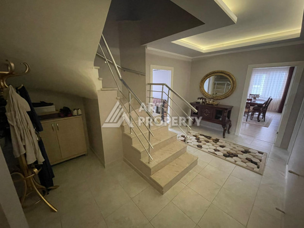 Двухуровневые апартаменты планировки 6+1 а районе Оба, 300м2 - Ракурс 5