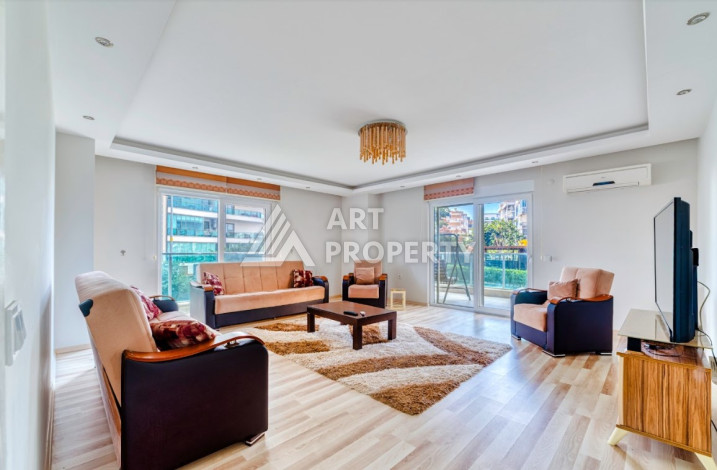 Светлые просторные апартаменты планировки 3+1 в районе Махмутлар, 170м2 - Ракурс 12