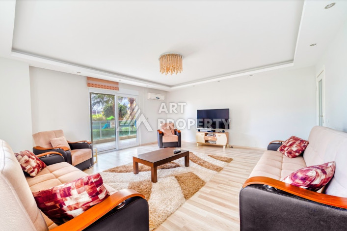 Светлые просторные апартаменты планировки 3+1 в районе Махмутлар, 170м2 - Ракурс 13