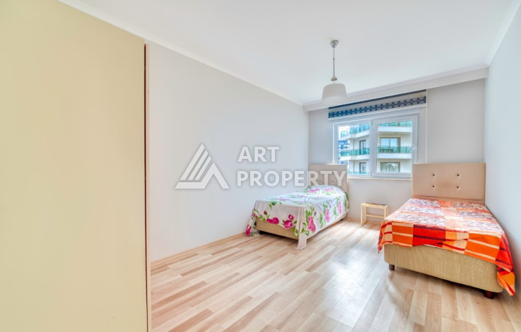 Светлые просторные апартаменты планировки 3+1 в районе Махмутлар, 170м2 - Ракурс 16