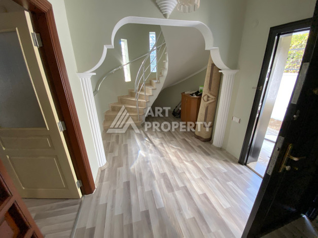 Вилла планировки 6+2 с собственным бассейном в районе Демирташ, 550м2 - Ракурс 11