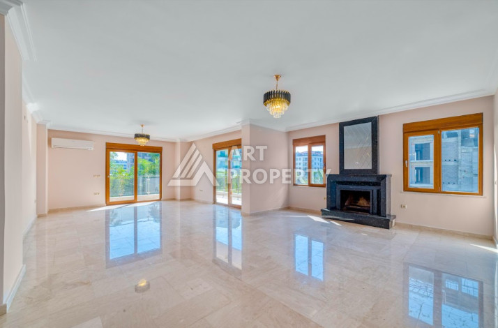 Просторные апартаменты с камином в престижном районе Кестель планировки 3+1, 230м2 - Ракурс 2