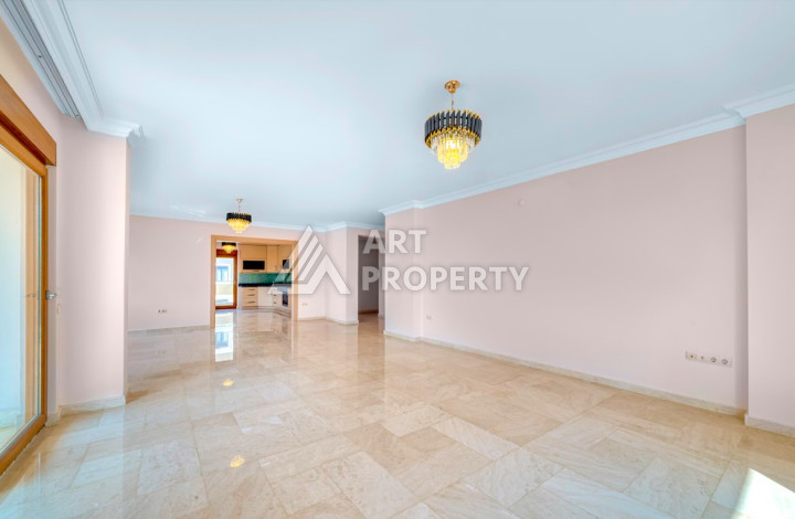 Просторные апартаменты с камином в престижном районе Кестель планировки 3+1, 230м2 - Ракурс 4