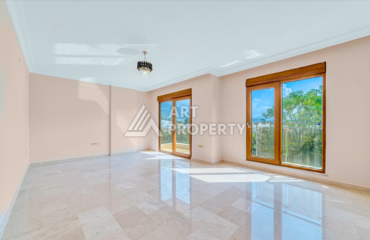 Просторные апартаменты с камином в престижном районе Кестель планировки 3+1, 230м2 - Ракурс 13