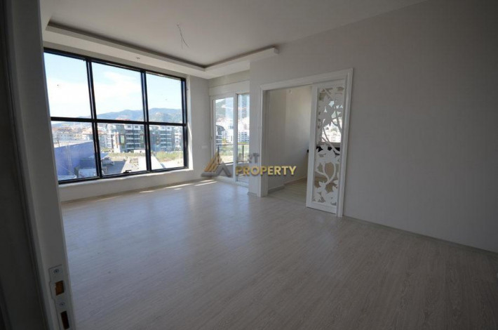 Четырехкомнатная квартира  с отличным ремонтом в районе Оба, 165 м2 - Ракурс 15