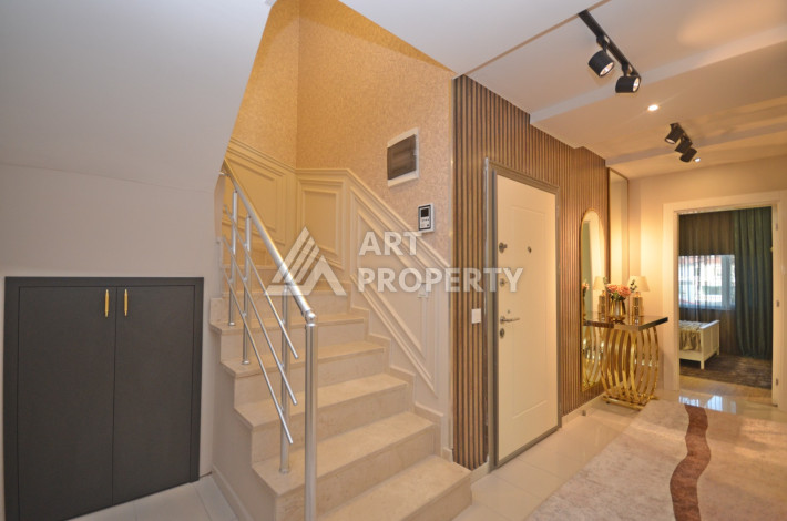 Пентхаус 5+1 у реки Димчай в Кестеле с дизайнерским ремонтом, 300 м2 - Ракурс 3