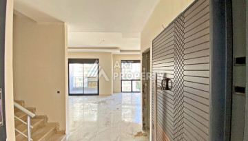 Двухуровневые апартаменты в новом жилом комплексе планировки 2+1 в районе Махмутлар, 120м2 - Ракурс 4