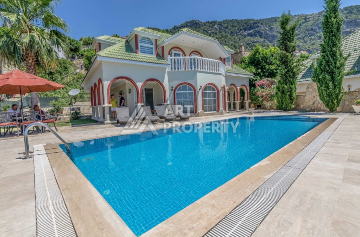 Великолепная вилла с восхитительным видом на Средиземное море и Аланью планировки 4+1! - Ракурс 2