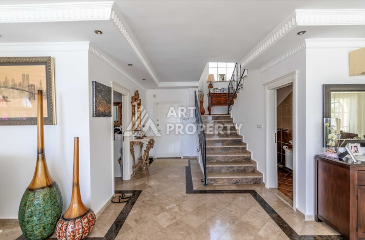 Великолепная вилла с восхитительным видом на Средиземное море и Аланью планировки 4+1! - Ракурс 14