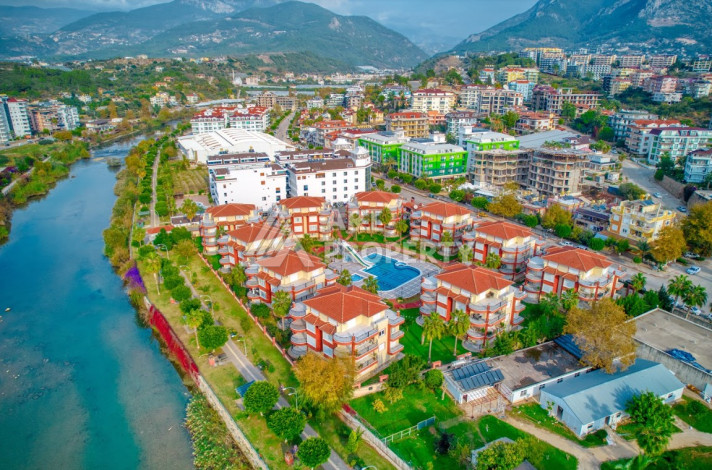 Двухуровневая квартира в 200м от моря планировки 4+1 в районе Кестель, 200м2 - Ракурс 2