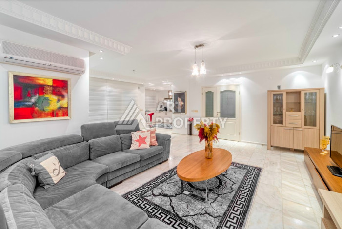 Двухуровневая квартира в 200м от моря планировки 4+1 в районе Кестель, 200м2 - Ракурс 10