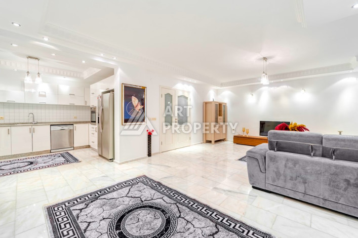 Двухуровневая квартира в 200м от моря планировки 4+1 в районе Кестель, 200м2 - Ракурс 12