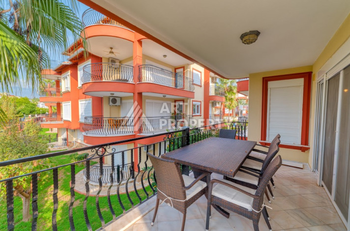 Двухуровневая квартира в 200м от моря планировки 4+1 в районе Кестель, 200м2 - Ракурс 17