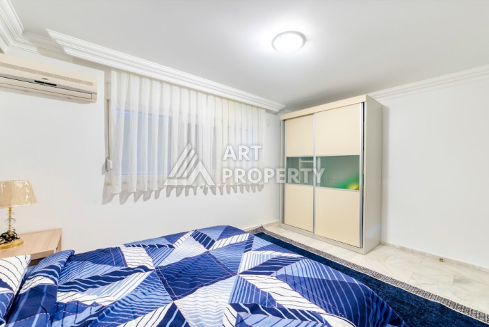 Двухуровневая квартира в 200м от моря планировки 4+1 в районе Кестель, 200м2 - Ракурс 22