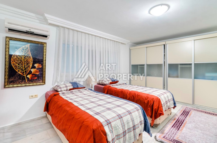 Двухуровневая квартира в 200м от моря планировки 4+1 в районе Кестель, 200м2 - Ракурс 24