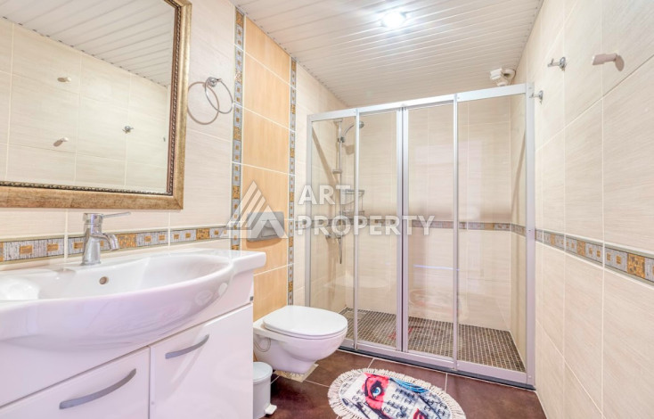 Двухуровневая квартира в 200м от моря планировки 4+1 в районе Кестель, 200м2 - Ракурс 29