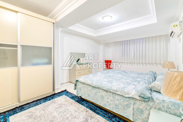 Двухуровневая квартира в 200м от моря планировки 4+1 в районе Кестель, 200м2 - Ракурс 32