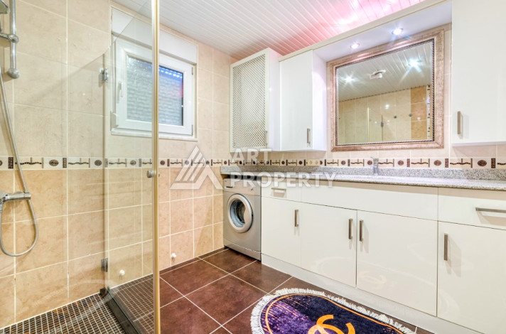 Двухуровневая квартира в 200м от моря планировки 4+1 в районе Кестель, 200м2 - Ракурс 34