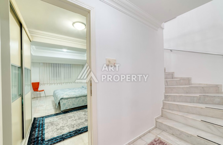 Двухуровневая квартира в 200м от моря планировки 4+1 в районе Кестель, 200м2 - Ракурс 35