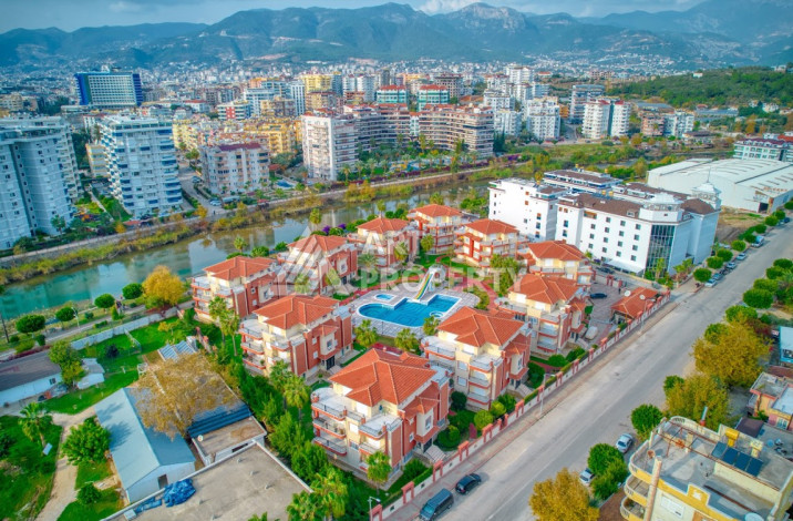 Двухуровневая квартира в 200м от моря планировки 4+1 в районе Кестель, 200м2 - Ракурс 38