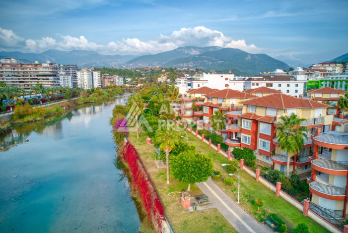 Двухуровневая квартира в 200м от моря планировки 4+1 в районе Кестель, 200м2 - Ракурс 42