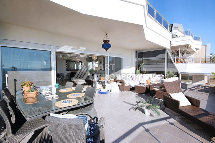 Невероятный дуплекс с видом на Средиземное море планировки 4+1 с хамамом в районе Конаклы, 300м2 - Ракурс 3