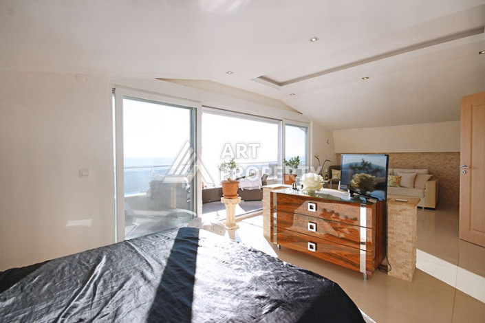 Невероятный дуплекс с видом на Средиземное море планировки 4+1 с хамамом в районе Конаклы, 300м2 - Ракурс 10