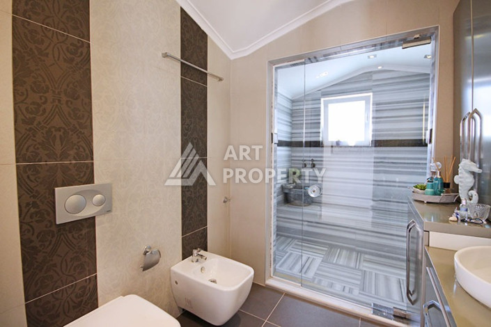 Невероятный дуплекс с видом на Средиземное море планировки 4+1 с хамамом в районе Конаклы, 300м2 - Ракурс 12