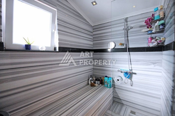 Невероятный дуплекс с видом на Средиземное море планировки 4+1 с хамамом в районе Конаклы, 300м2 - Ракурс 14