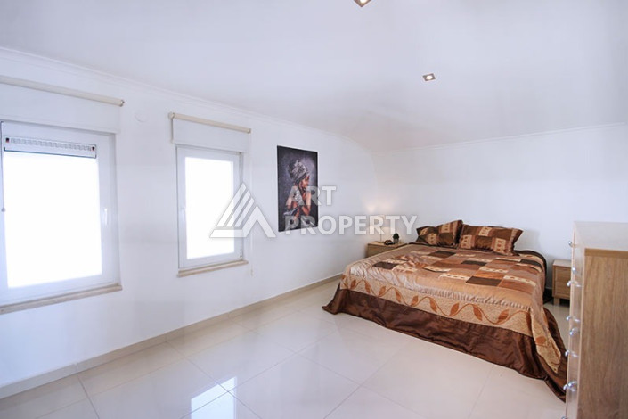 Невероятный дуплекс с видом на Средиземное море планировки 4+1 с хамамом в районе Конаклы, 300м2 - Ракурс 32