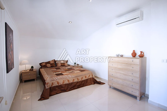 Невероятный дуплекс с видом на Средиземное море планировки 4+1 с хамамом в районе Конаклы, 300м2 - Ракурс 34