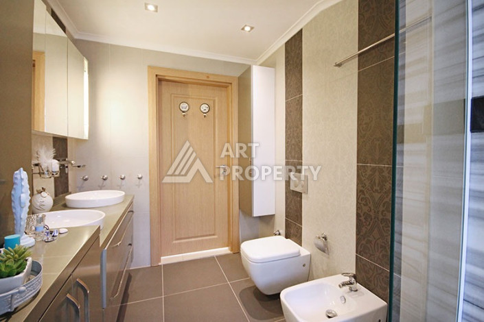 Невероятный дуплекс с видом на Средиземное море планировки 4+1 с хамамом в районе Конаклы, 300м2 - Ракурс 40