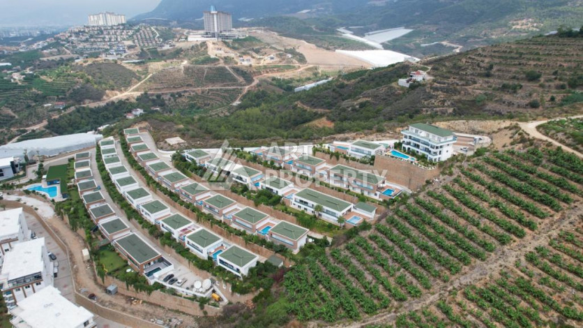 Вилла с собственным бассейном, сауной и гаражом в районе Каргыджак, 3+1, 330м2 - Ракурс 2