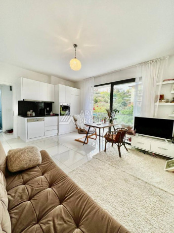 Квартира 1+1 в комплексе с инфраструктурой отеля в Кестеле - Ракурс 3