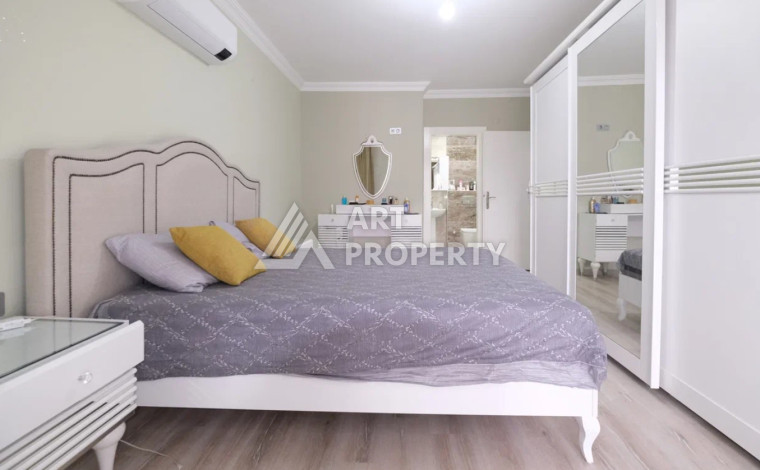 Светлые меблированные апартаменты планировки 2+1 в районе Махмутлар, 120м2 - Ракурс 14