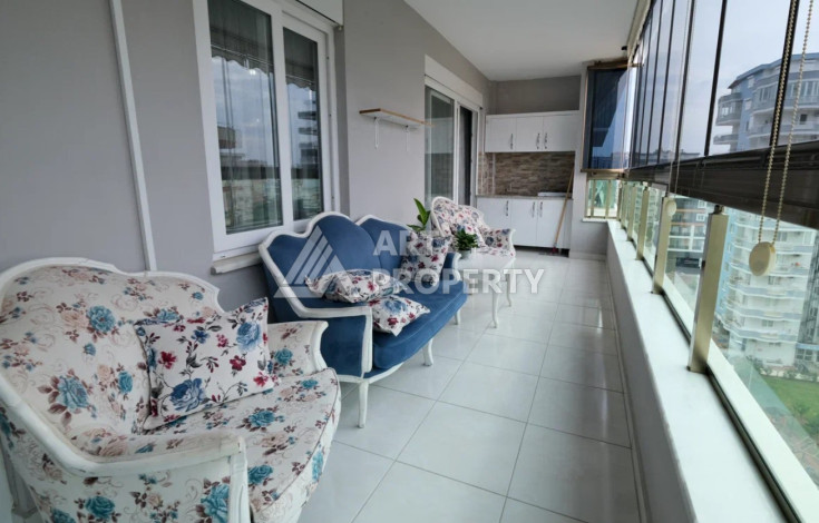 Светлые меблированные апартаменты планировки 2+1 в районе Махмутлар, 120м2 - Ракурс 20